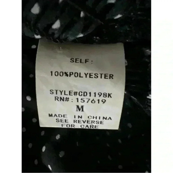 Kittenish dress - Picture 3 of 3